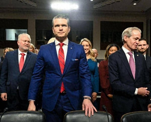 股票配资平台推荐 赫格塞思要栽？24 小时内两大丑闻引爆美国，特朗普也被拖下水